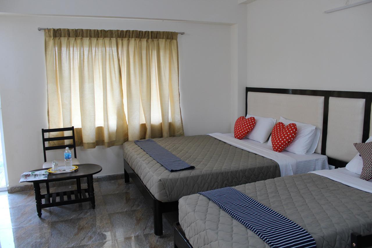 Hotel Jaidharshini Palace Кумбаконам Экстерьер фото